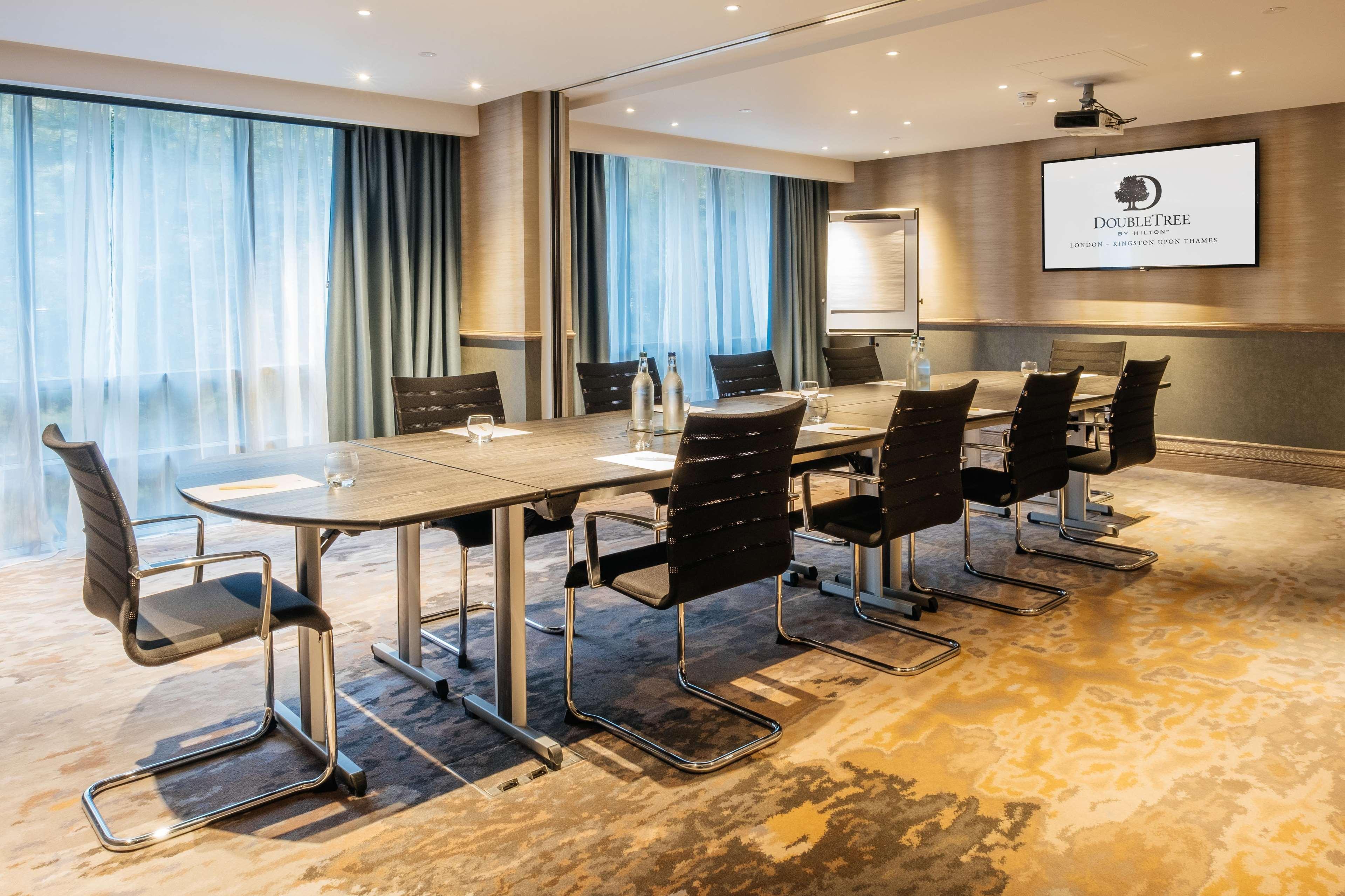 Doubletree By Hilton London Kingston Upon Thames Hotel Kingston upon Thames  Bagian luar foto