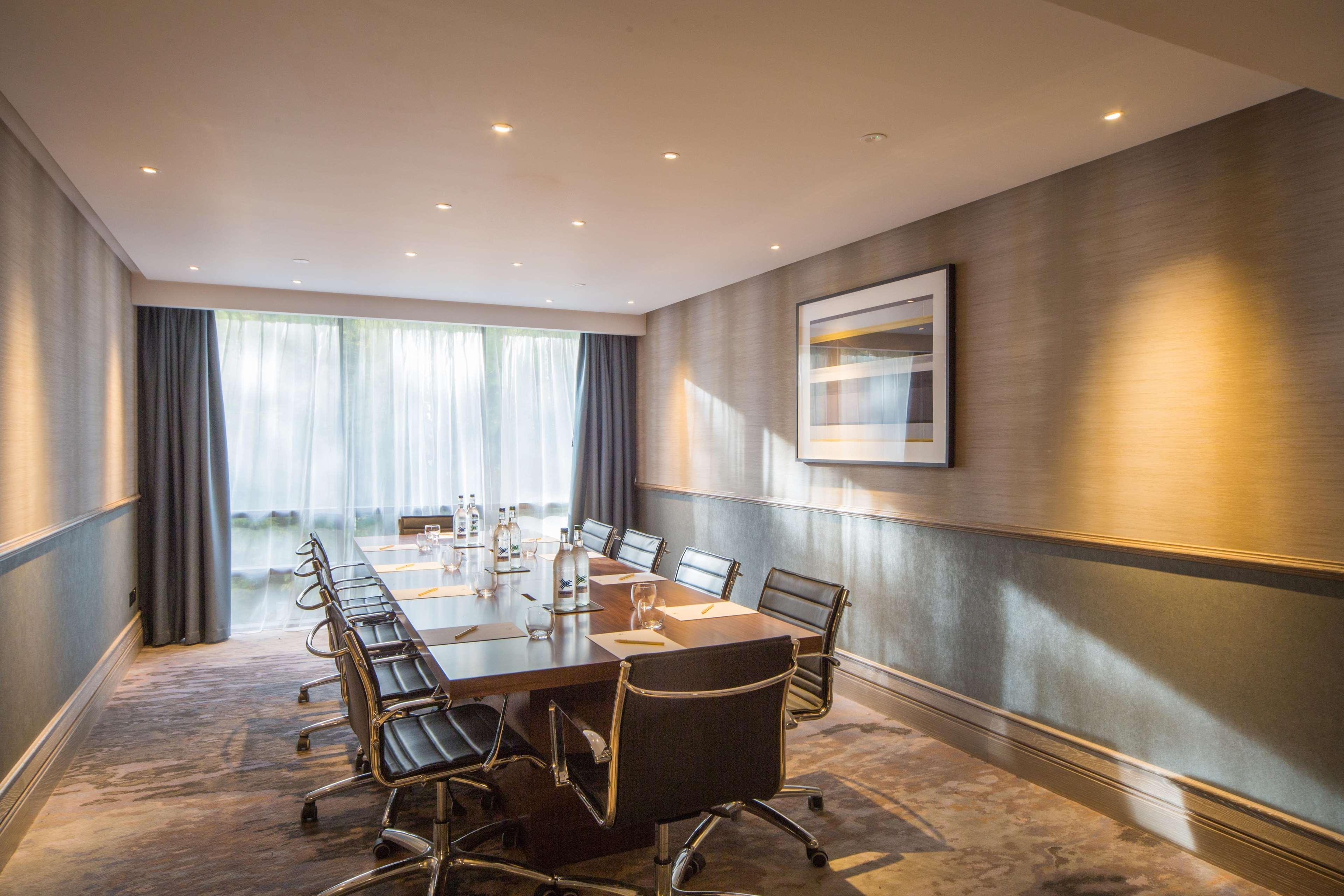 Doubletree By Hilton London Kingston Upon Thames Hotel Kingston upon Thames  Bagian luar foto