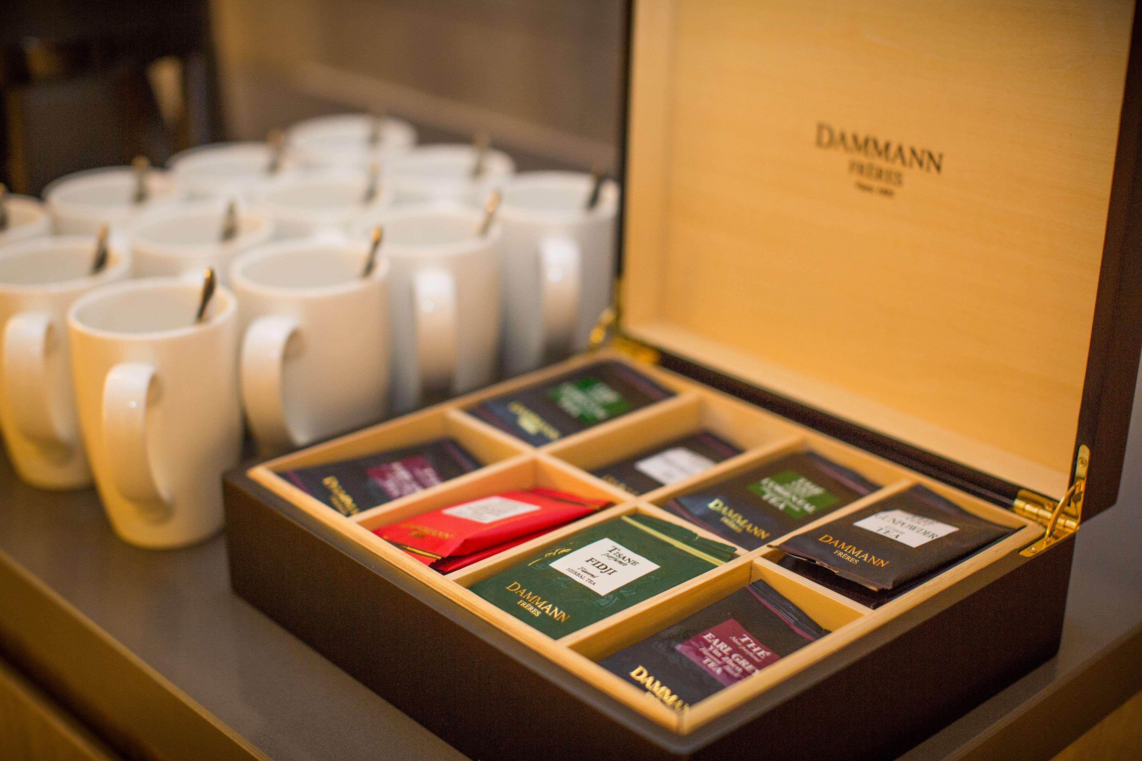 Doubletree By Hilton London Kingston Upon Thames Hotel Kingston upon Thames  Bagian luar foto