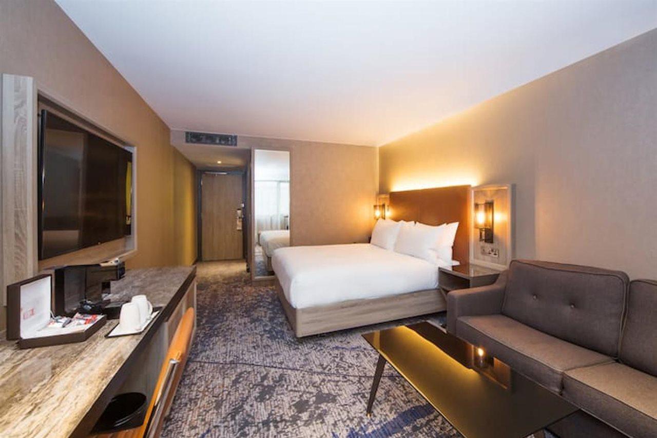 Doubletree By Hilton London Kingston Upon Thames Hotel Kingston upon Thames  Bagian luar foto