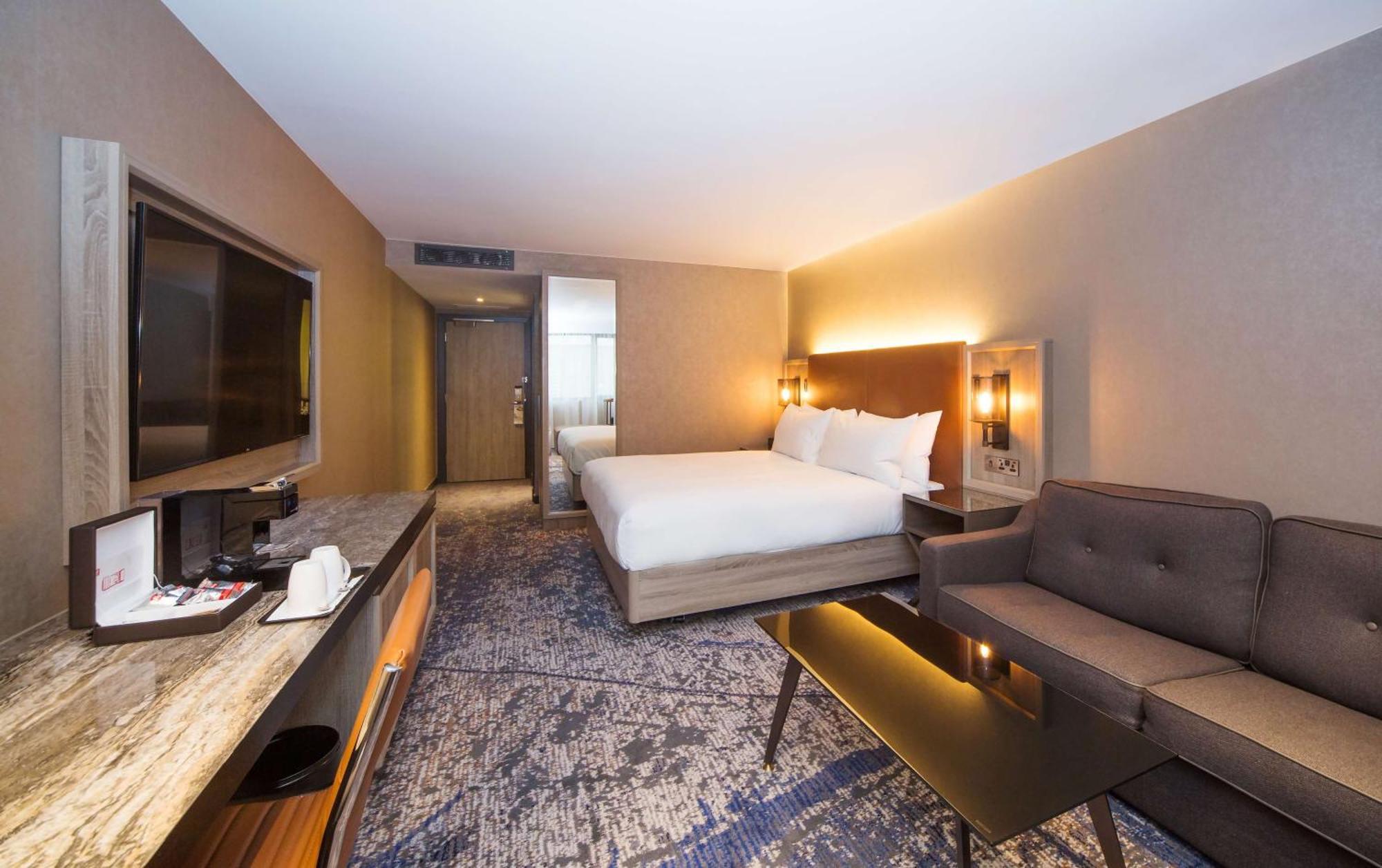 Doubletree By Hilton London Kingston Upon Thames Hotel Kingston upon Thames  Bagian luar foto