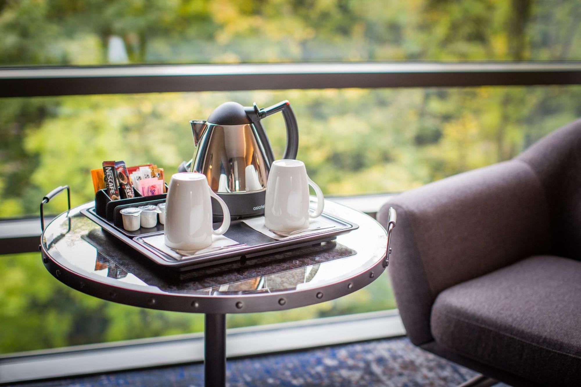 Doubletree By Hilton London Kingston Upon Thames Hotel Kingston upon Thames  Bagian luar foto