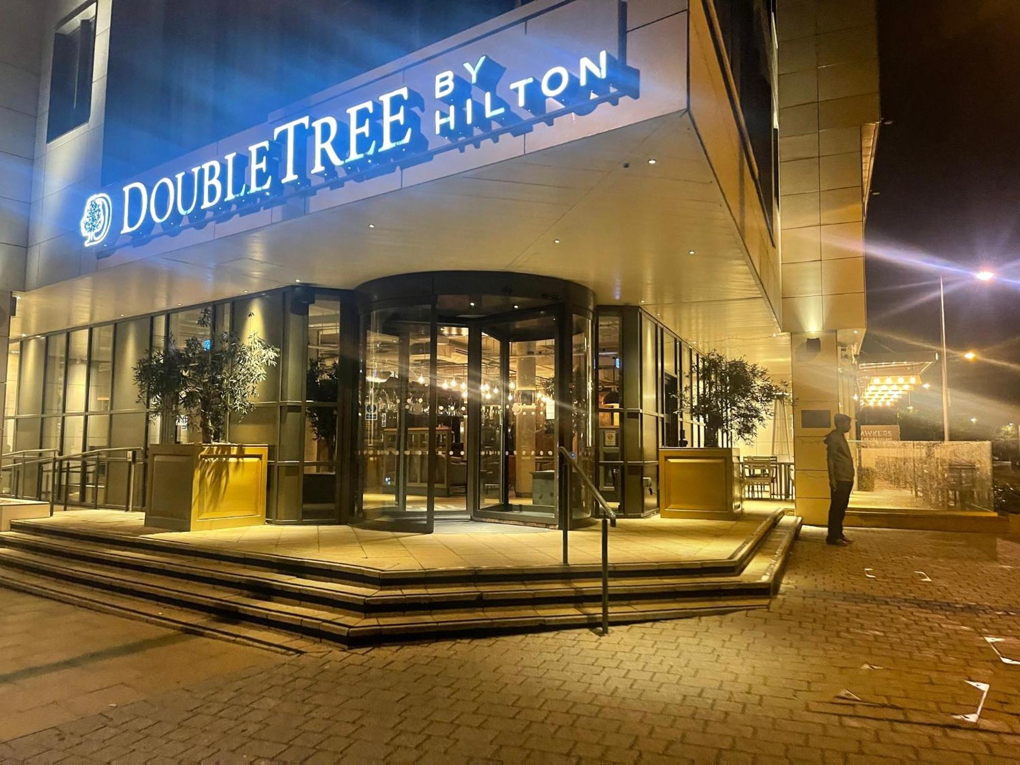 Doubletree By Hilton London Kingston Upon Thames Hotel Kingston upon Thames  Bagian luar foto